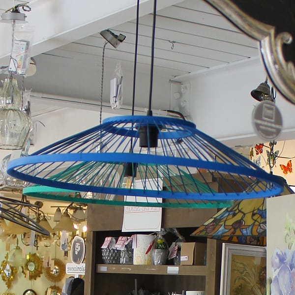 Lustre bleu